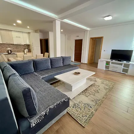 Urban Family Apartment *
