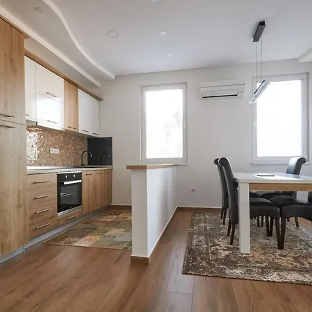 Urban Family Apartman